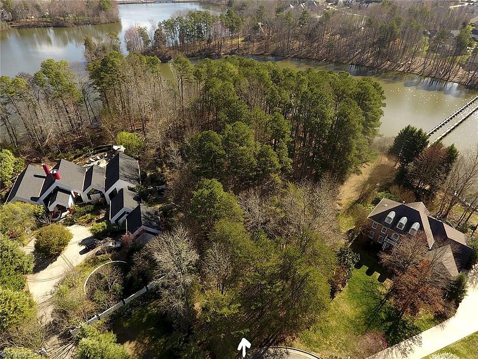1st image of 7 Causeway Ct