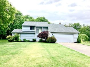 6917 Longview Dr, Solon, OH 44139