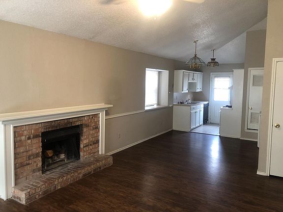 4th image of 9605 Elmwood Ave