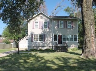 321 S Jefferson St, Lockport, IL 60441