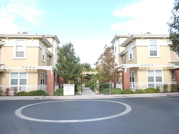 3rd image of 315 Cereza Pl