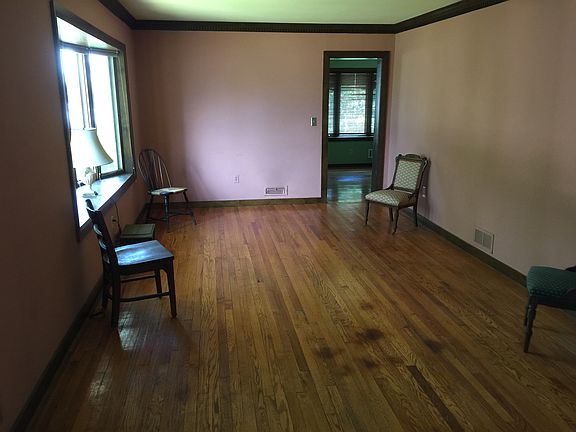 2nd image of 223 W Mount Pleasant Ave