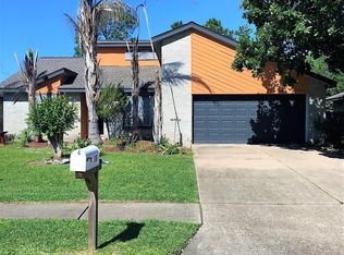 18 Ranch House Loop, Angleton, TX 77515