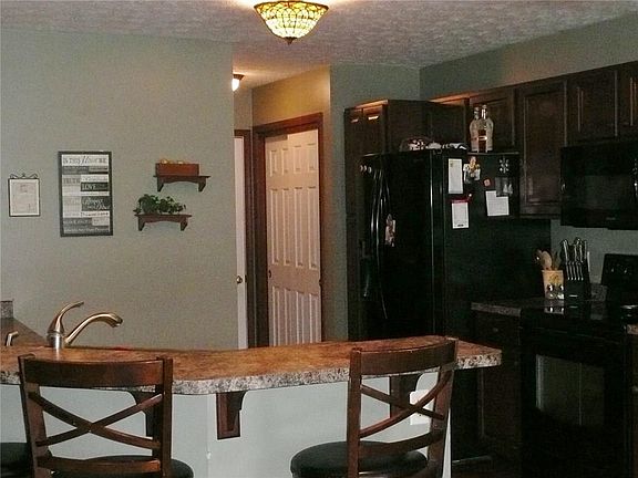 5th image of 408 Lambert Dr