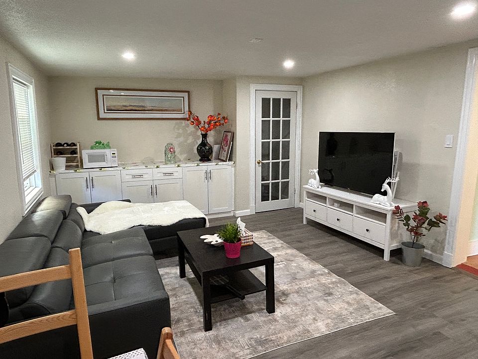 1st image of 457 E 12th St #2