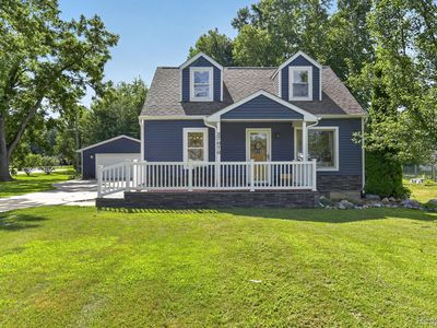 27070 Waltz Rd, New Boston, MI, 48164