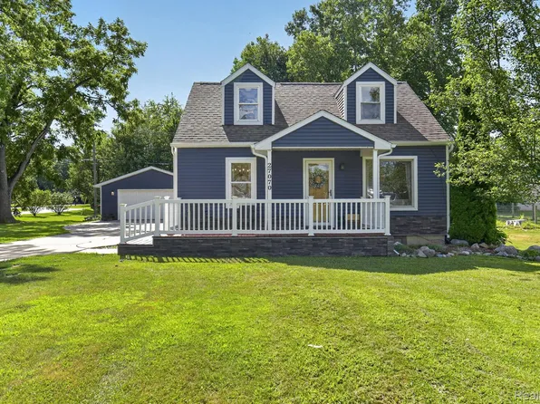 27070 Waltz Rd, New Boston, MI 48164