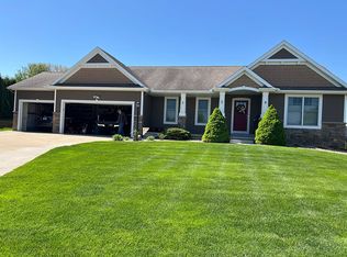 57415 Jade Cir, Goshen, IN 46528