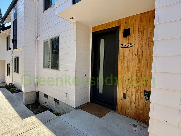 3928 SE Gladstone St — Photo 3