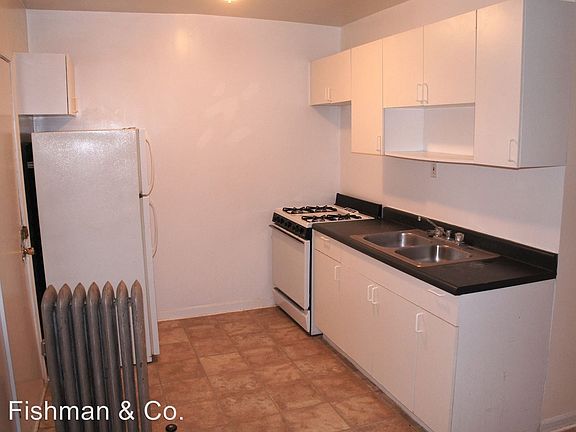 4th image of 2332 1/2 N Spaulding Ave APT 3B