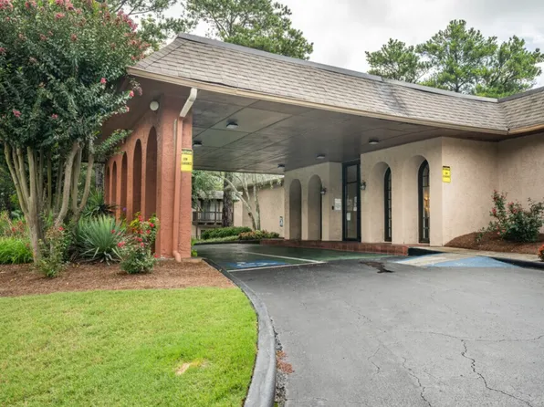 Embarcadero Club Apartments
