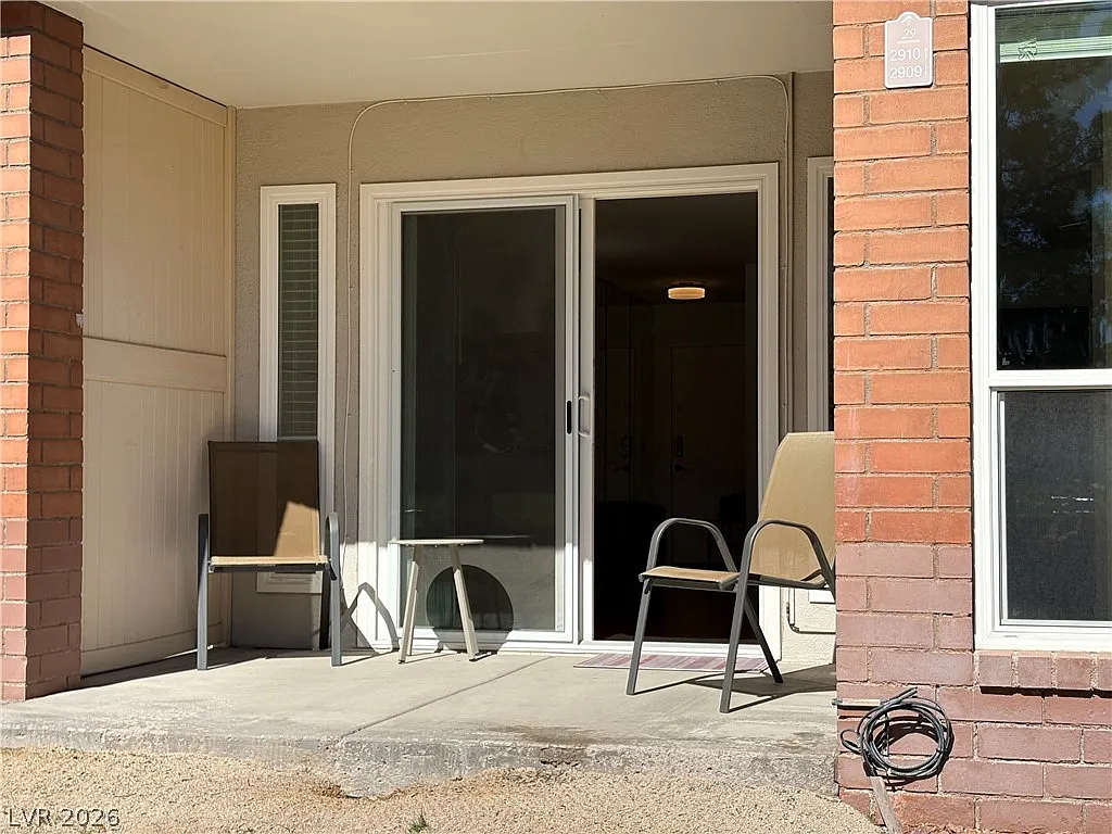 2 bed, 1112 sqft, $1,799 — Photo 4