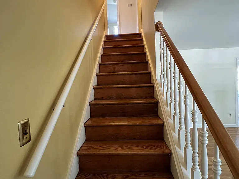 99 McLean St — Photo 17