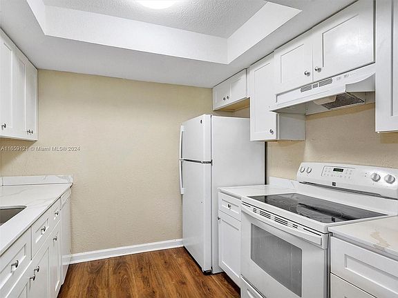 4th image of 1361 Seaview Dr #0