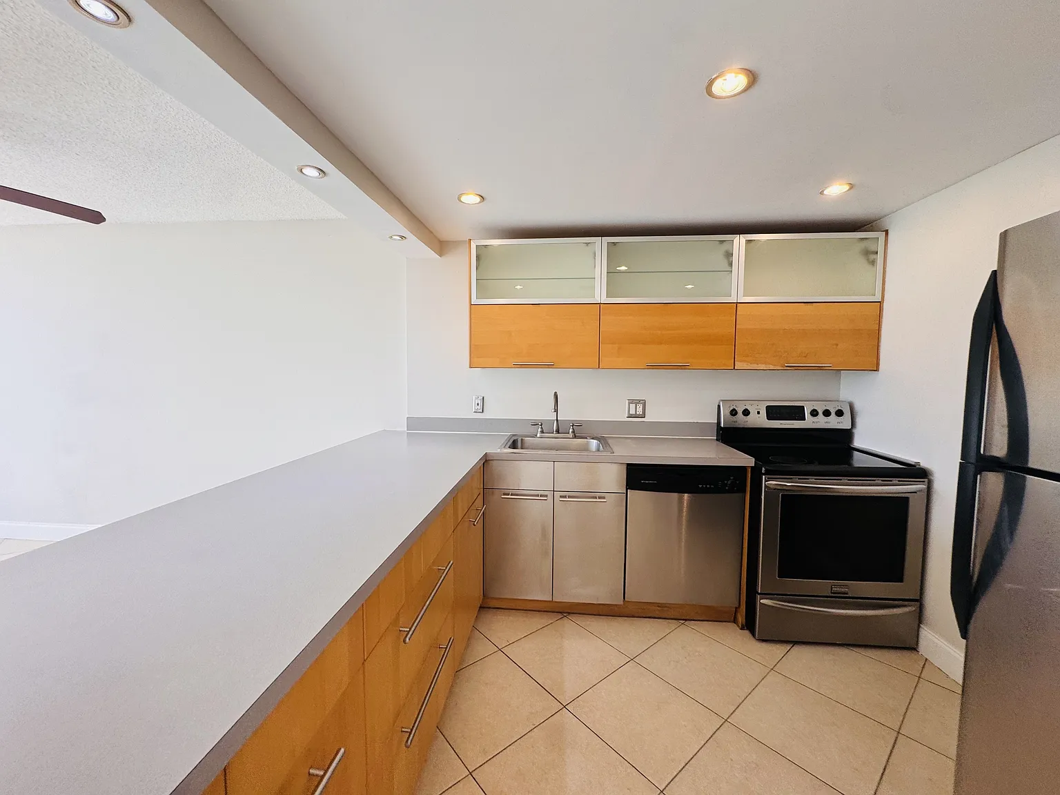 500 Executive Center Drive #4-A - 4 A — Photo 3