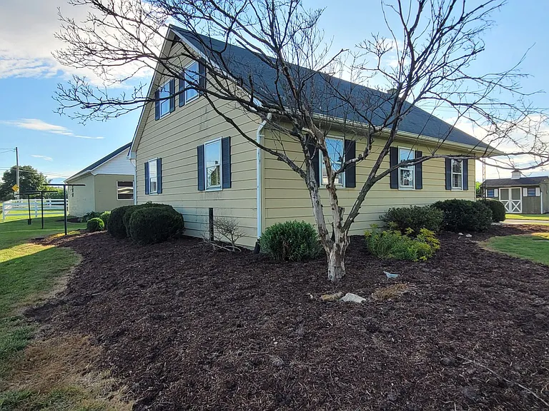 331 Newport Rd — Photo 35