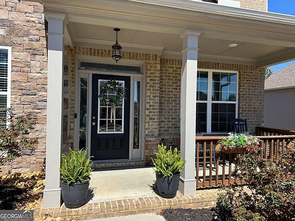 2nd image of 77 Wentworth Cir