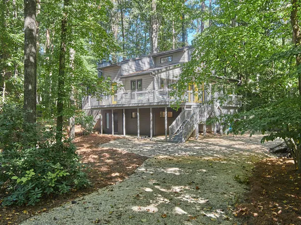 2704 Oberlin Dr, Durham, NC 27705