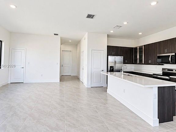 4th image of 5543 Cassidy Ln
