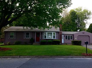 59 Meadowcrest Dr, Cumberland, RI 02864