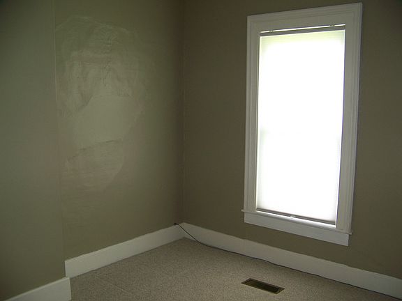 4th image of 43 Franklin St