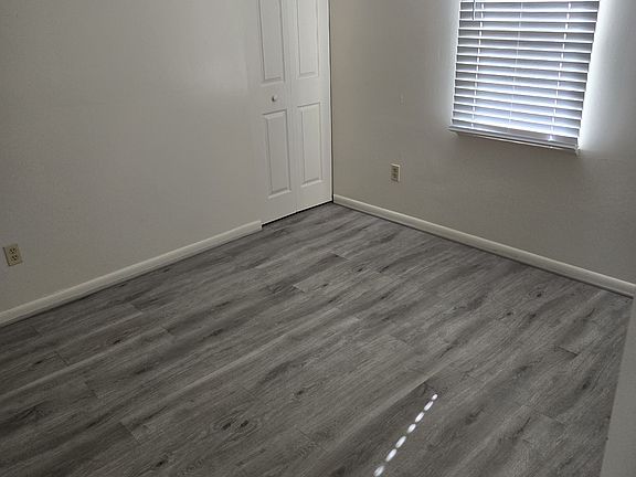 2nd image of 1668 Oak St APT 4