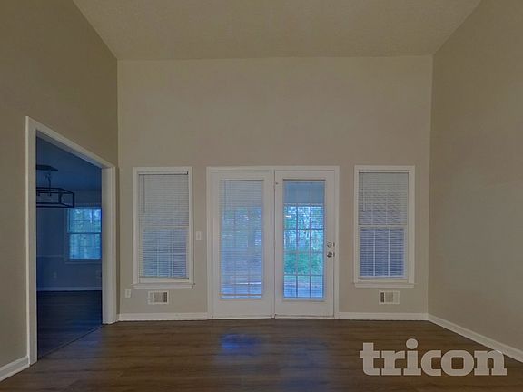 2nd image of 229 Ivy Creek Dr