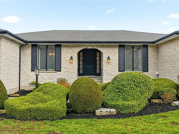 2nd image of 43 Maple Dr