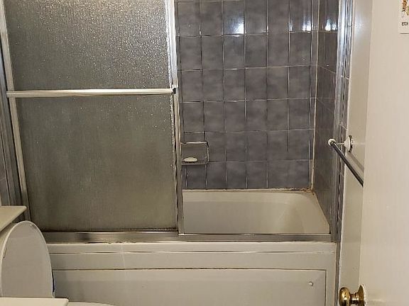 5th image of 2540 Shore Blvd Ph 18M