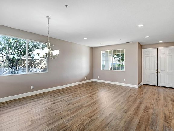 4th image of 5886 Forest Oaks Pl