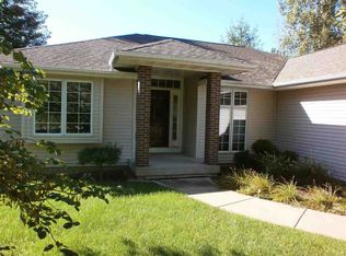 780 Forest Edge Dr, Coralville, IA 52241