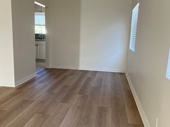 5th image of 7038 Bellaire Ave