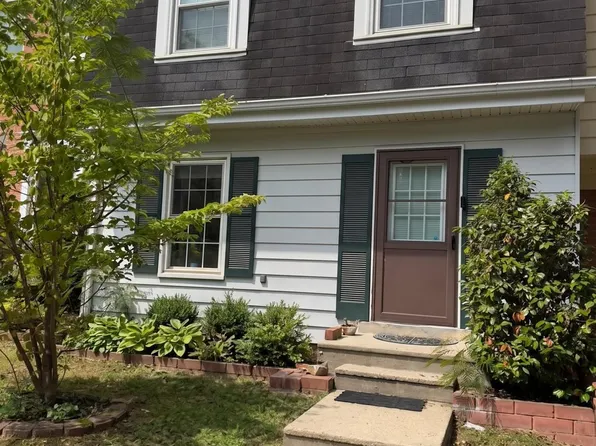 4902 Van Walbeek Pl, Annandale, VA 22003