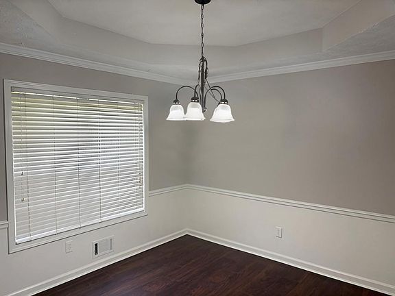 4th image of 6995 Shady Oak Ln