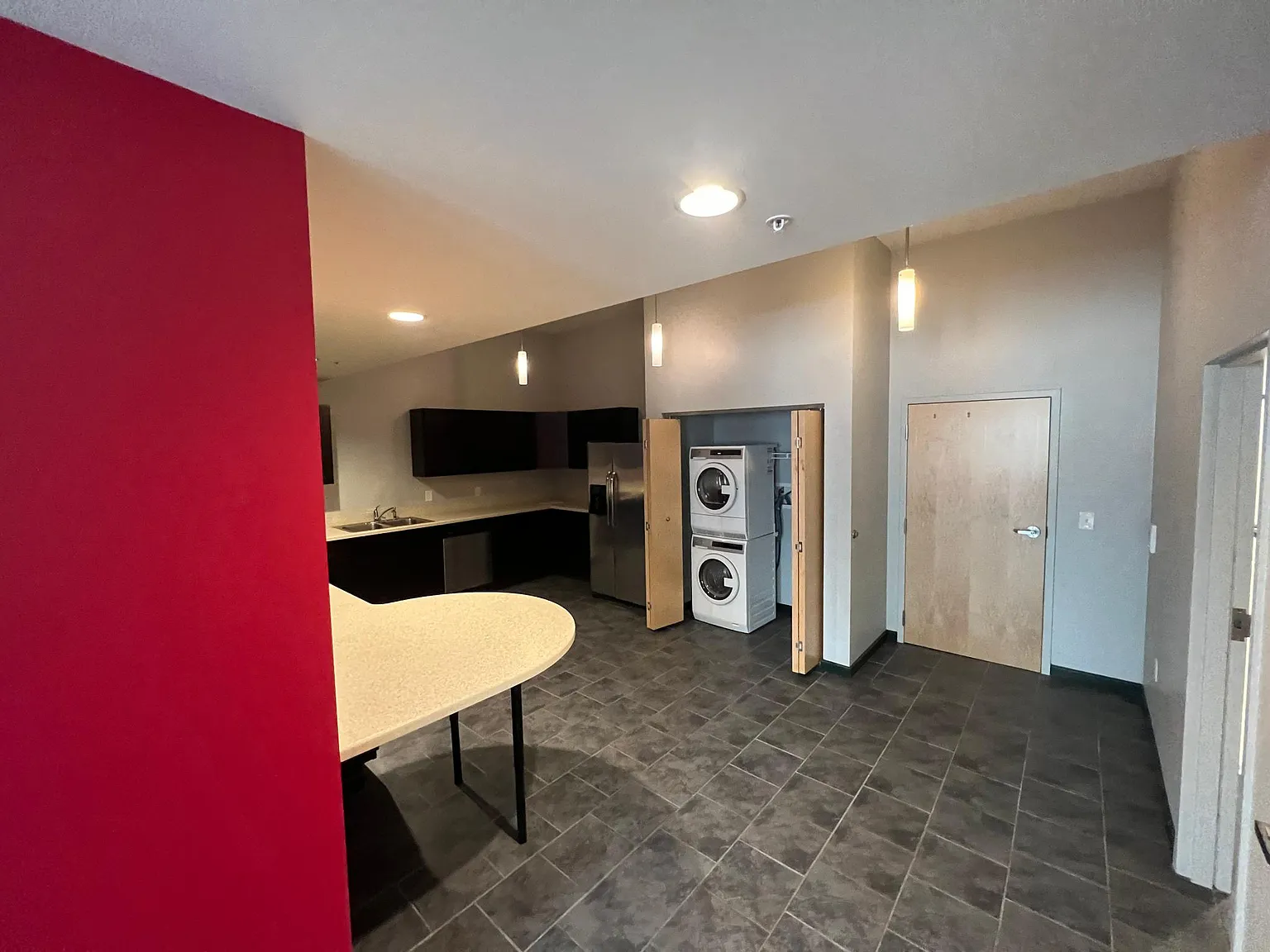 Studio, 1084 sqft, $1,225 — Photo 4