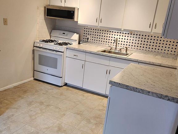 4th image of 44 Campfield Dr