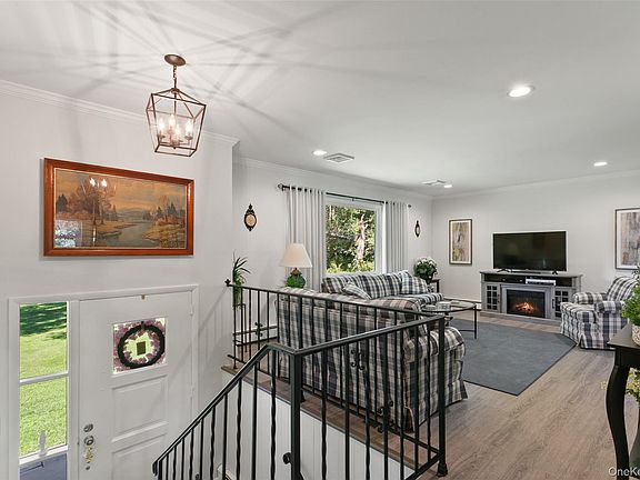 3rd image of 257 Smith Ridge Road