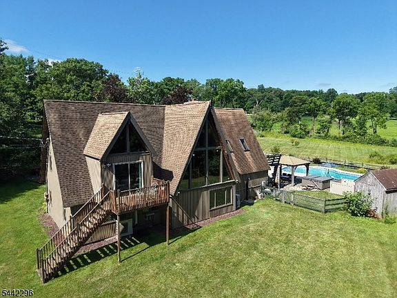 4th image of 339 Hackett Rd