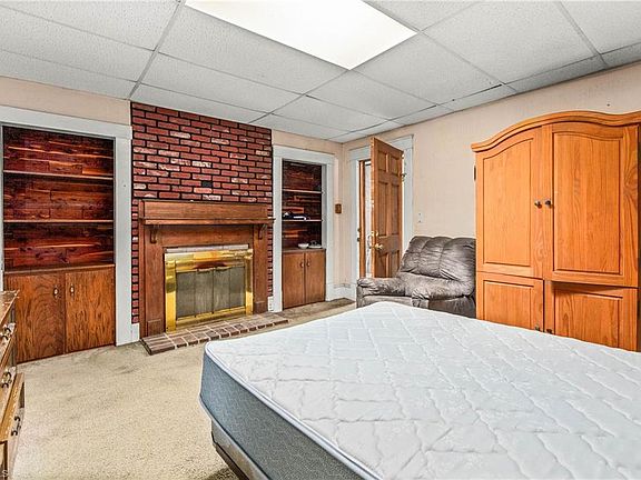 5th image of 1022 Franklin St