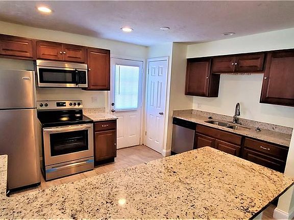 3rd image of 2382 Fairgren Ave