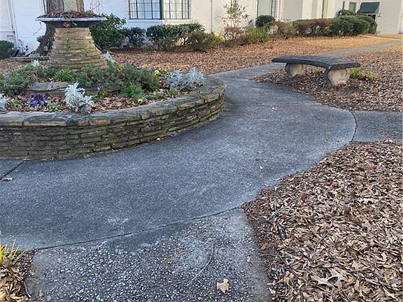 5th image of 1120 Briarcliff Rd NE