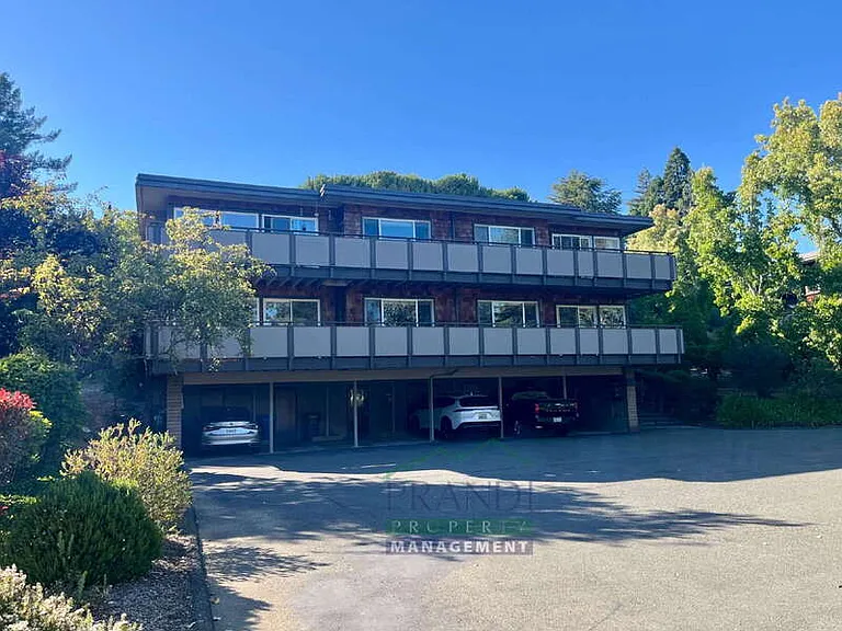 137 Pixley Ave — Photo 16