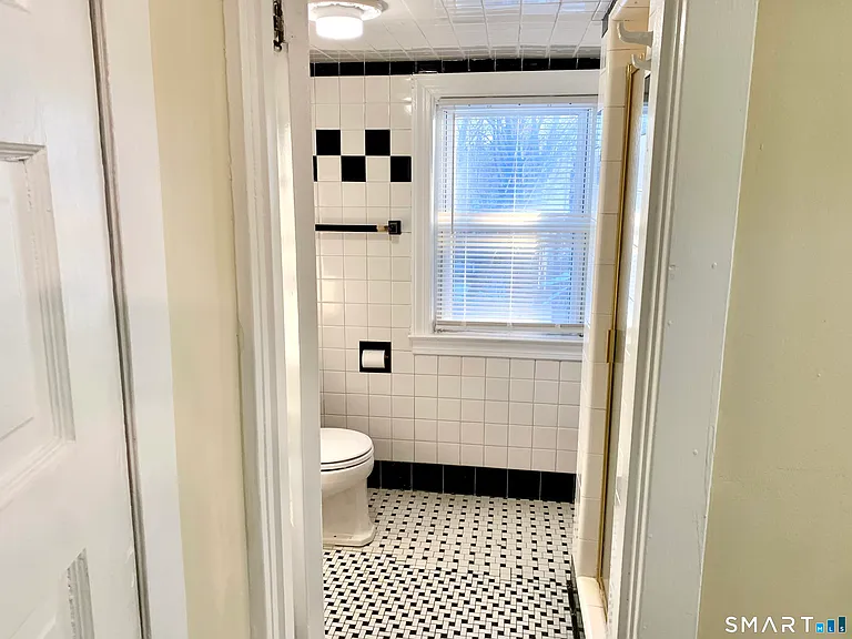 52 Goffe Ter — Photo 6