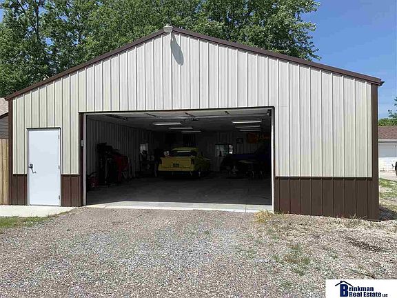 2nd image of 547 Pleasant St