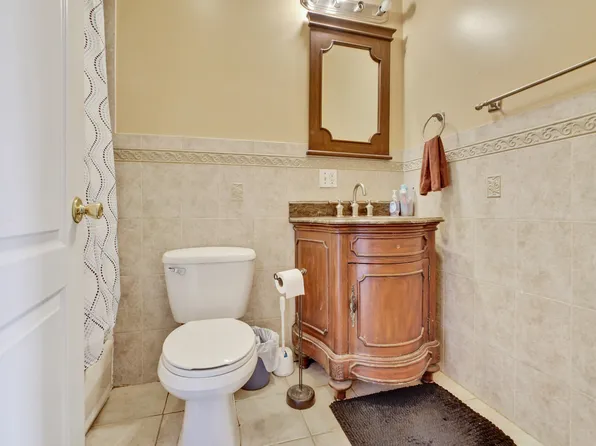 131 Webster Avenue image 6 of 14