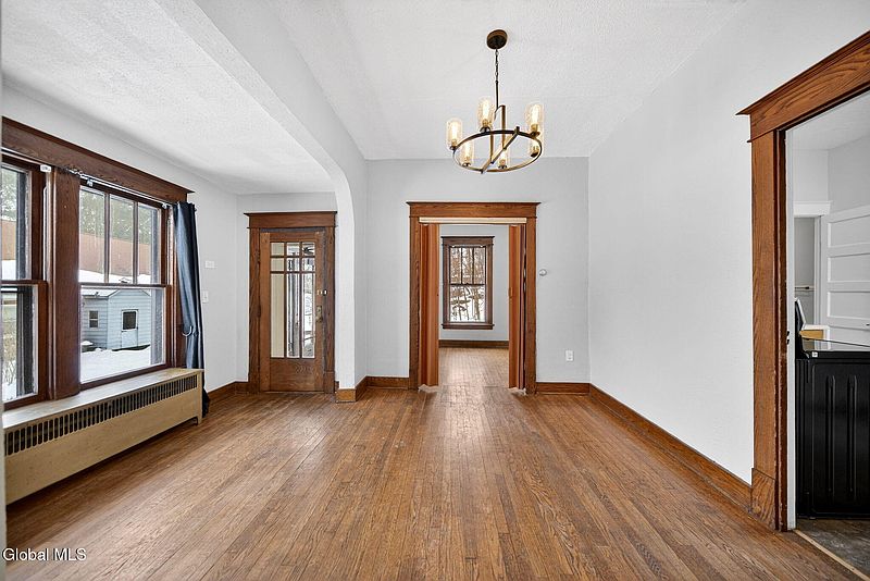 4th image of 8 Caldwell Street