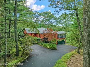 122 Treetop Trl, Buck Hill Falls, PA 18323