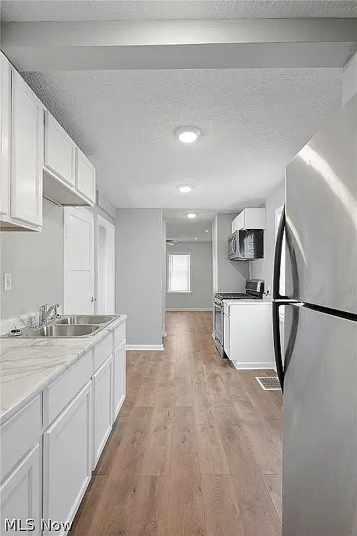 3 bed, 868 sqft, $1,490 — Photo 4