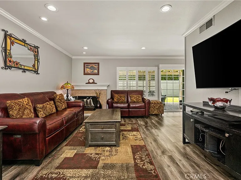 664 Olive Ave — Photo 6