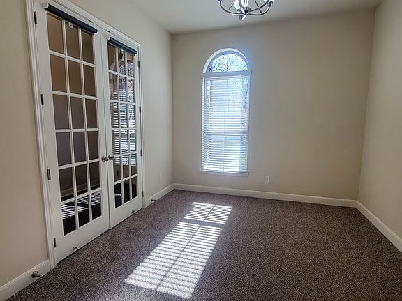 3rd image of 706 Old Settlers Dr